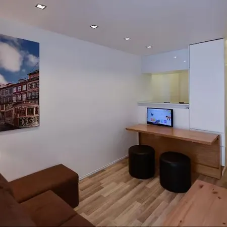Space Shuttle - Tiny House * Oporto