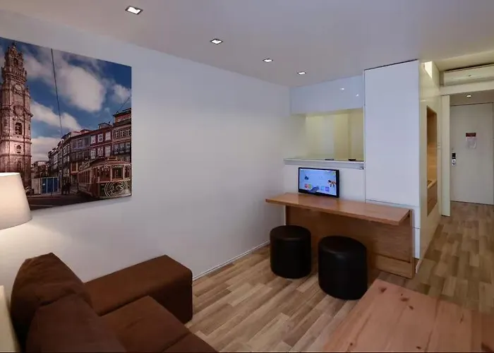 Space Shuttle - Tiny House * Oporto