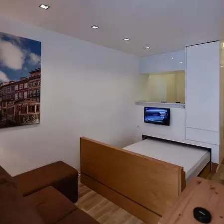 Space Shuttle - Tiny House *